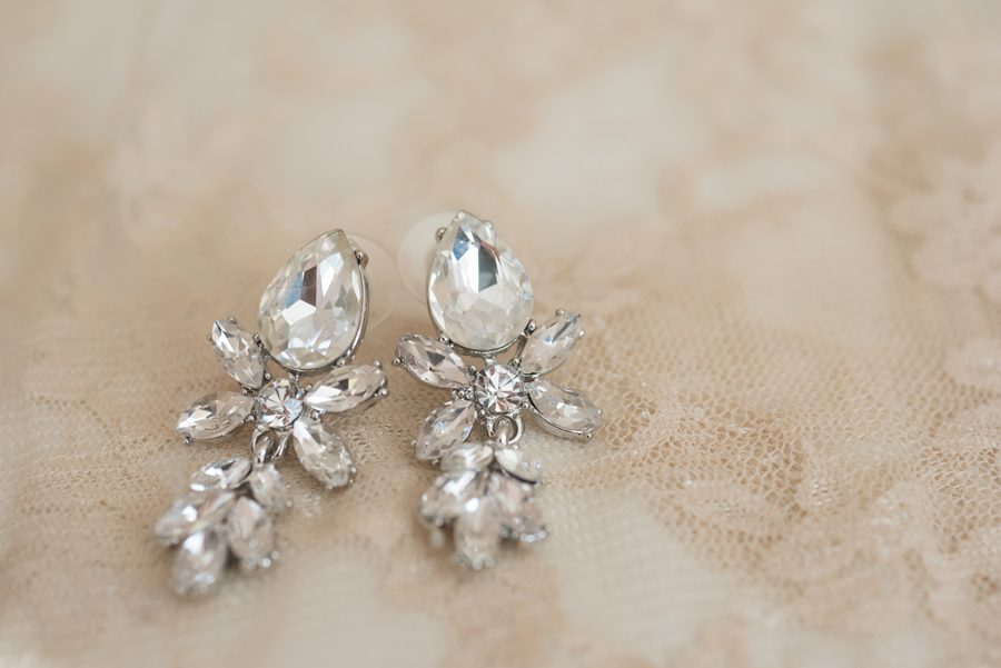 earrings {blumen gardens wedding photographer}