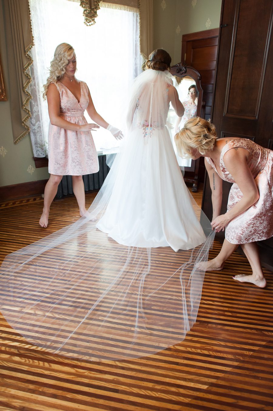 documentary wedding photographer - long veil