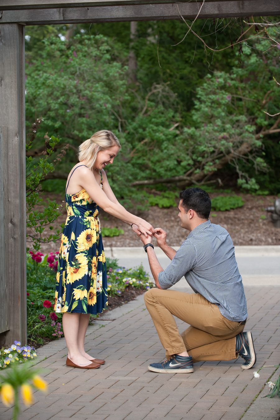 surprise proposal photography – Elite Photo engagement photograp